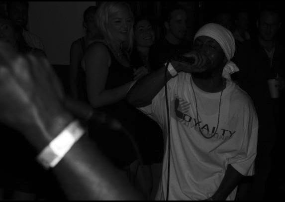 Skytzmatic freestyling in the crowd